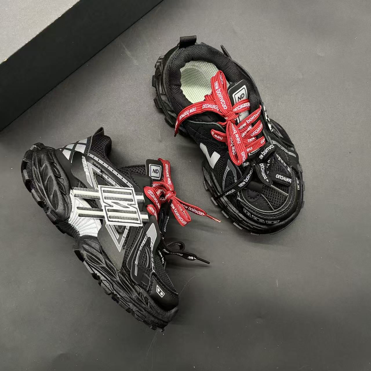 Children's shoes child